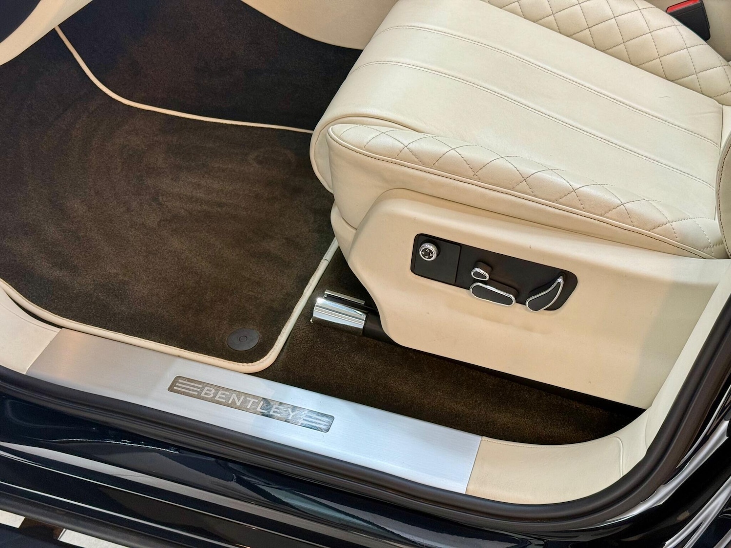 Used Bentley Bentayga for sale - 76690069: Photo 30