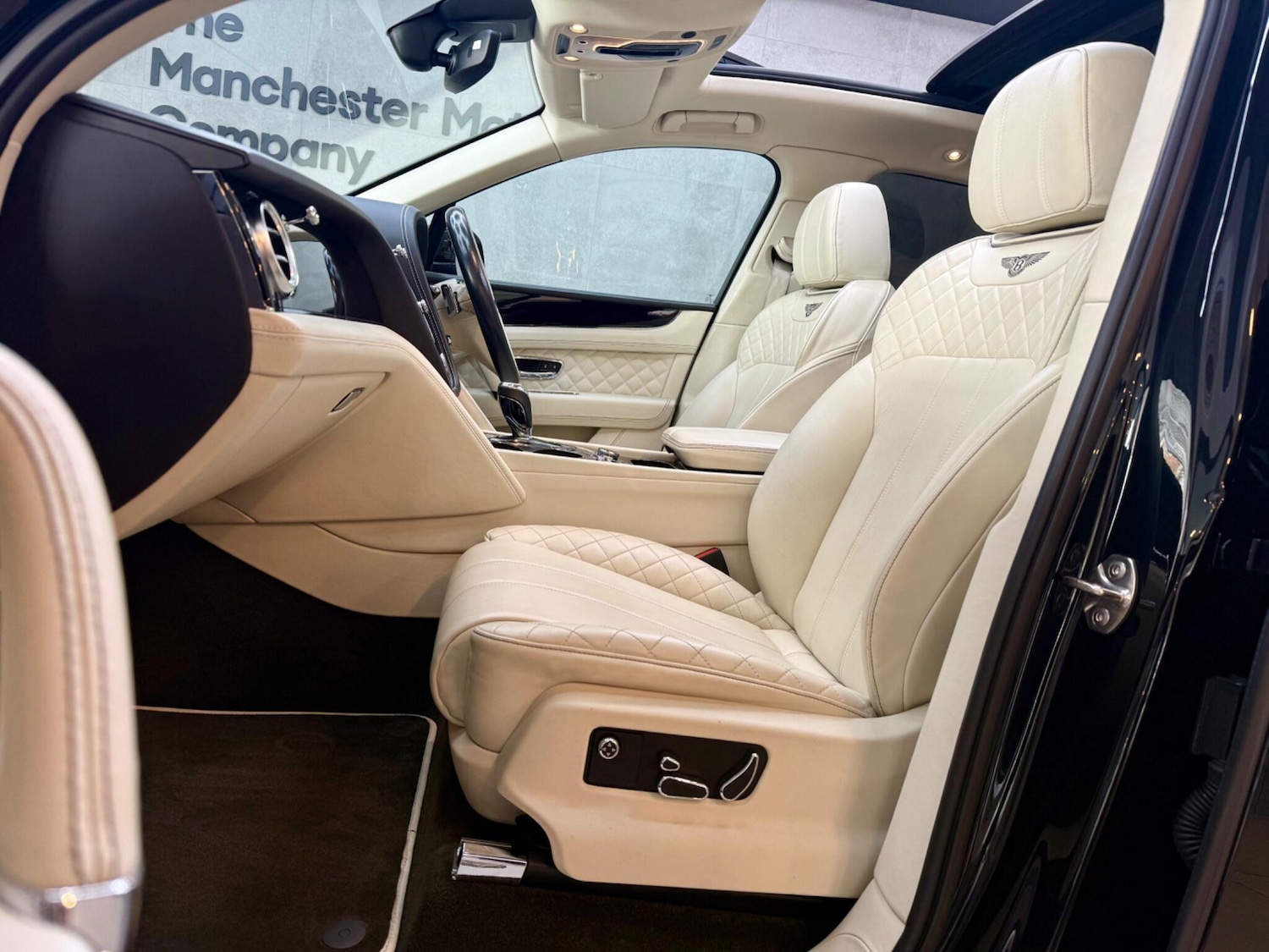 Used Bentley Bentayga for sale - 76690069: Photo 53