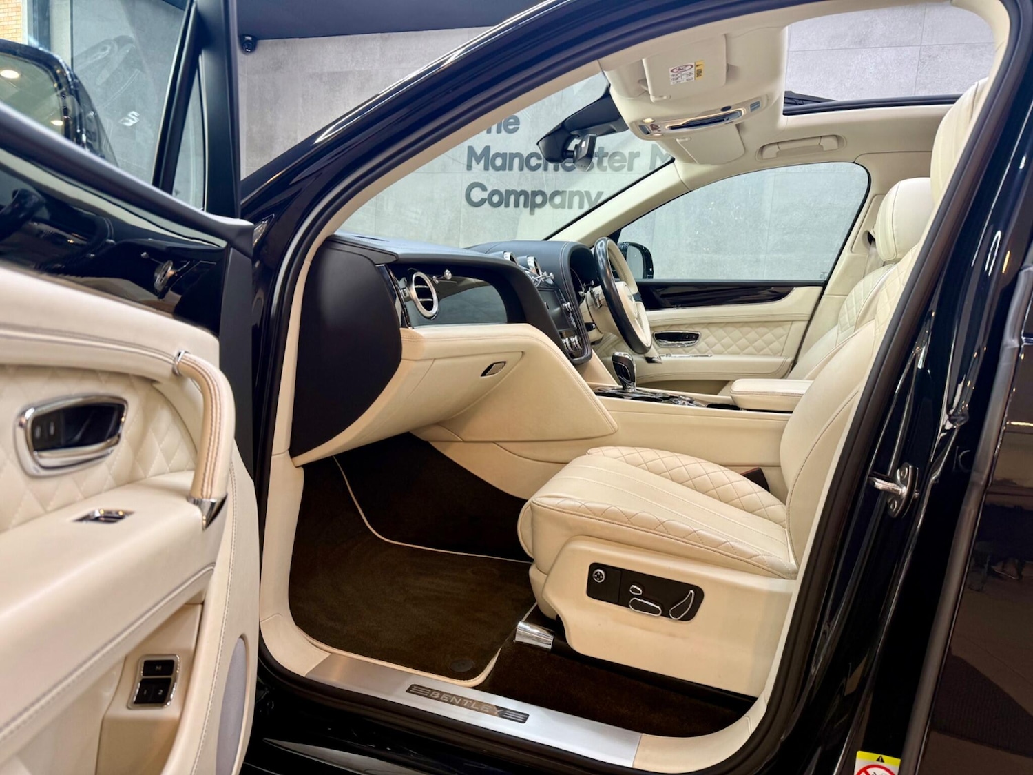 Used Bentley Bentayga for sale - 76690069: Photo 54