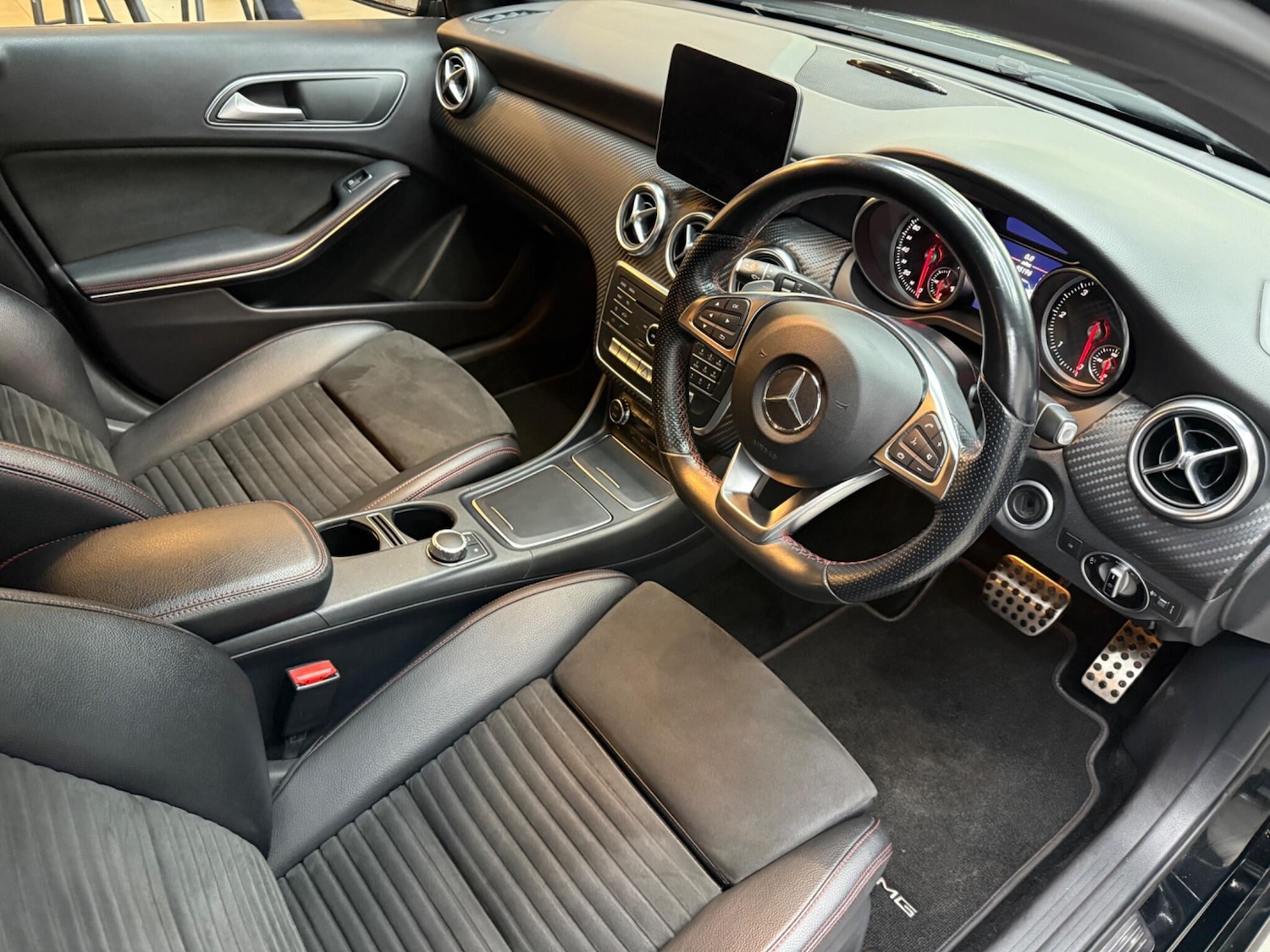 Used Mercedes-Benz A-Class 2017 for sale - 76572983: Photo 65