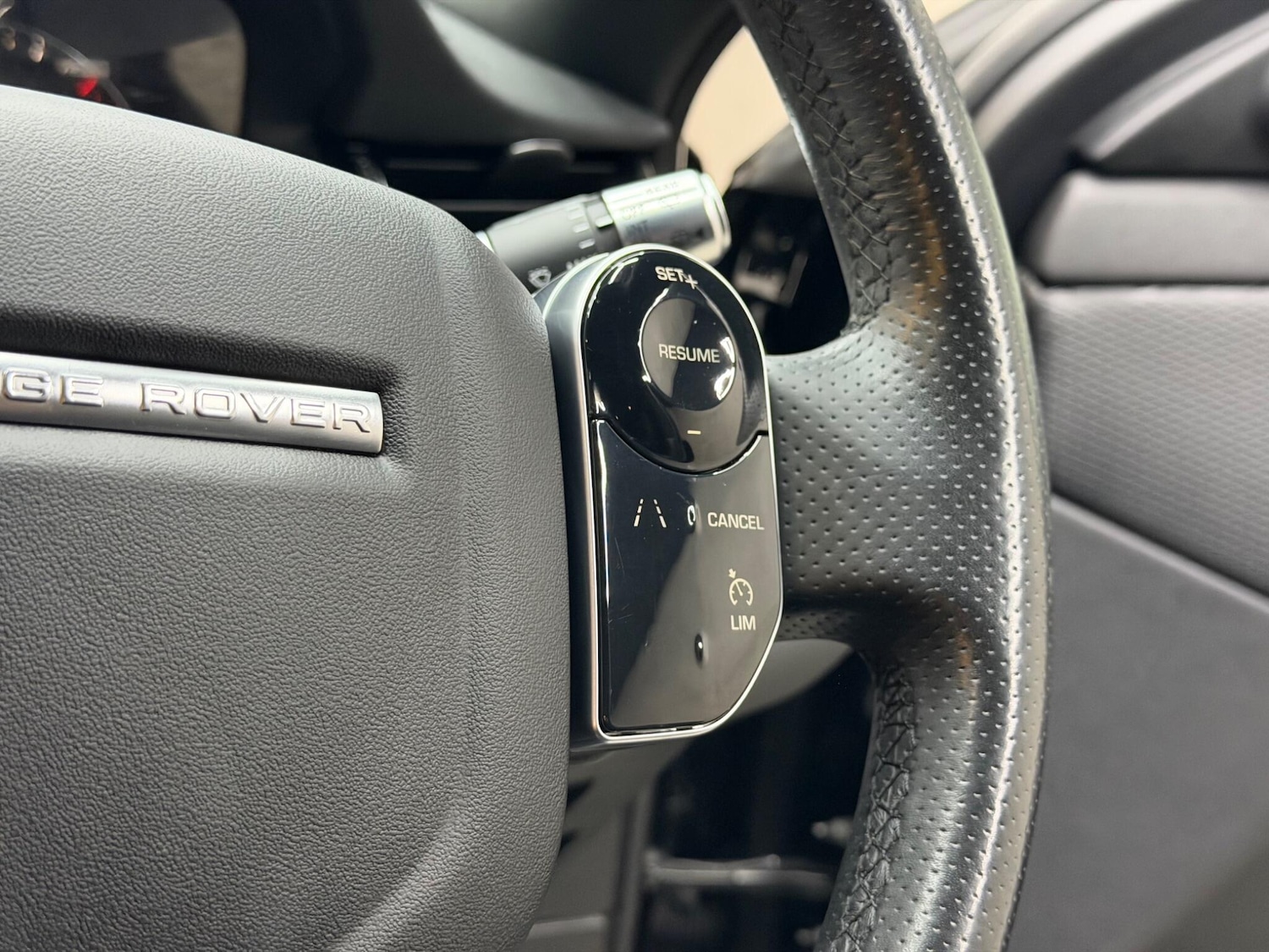 Used Land Rover Range Rover Evoque 2019 for sale - 77439816: Photo 32