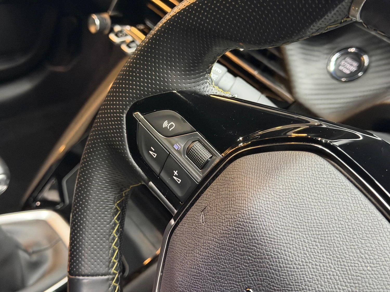 Used Peugeot 208 2023 for sale - 77091177: Photo 38