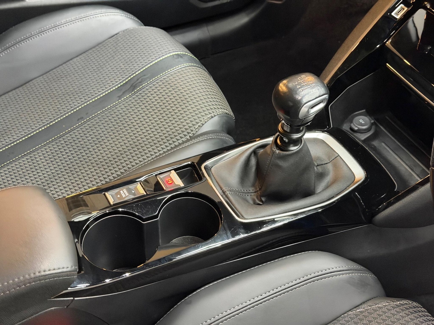 Used Peugeot 208 2023 for sale - 77091177: Photo 40