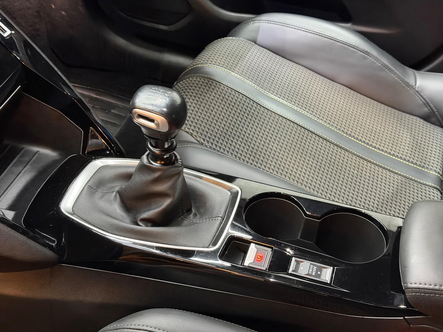 Used Peugeot 208 2023 for sale - 77091177: Photo 44