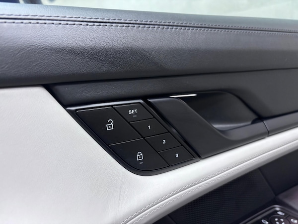 Used Porsche Taycan 2023 for sale - 76200800: Photo 59