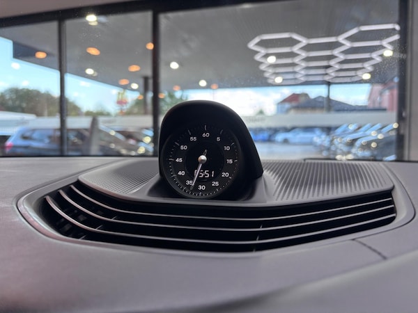 Used Porsche Taycan 2023 for sale - 76200800: Photo 74