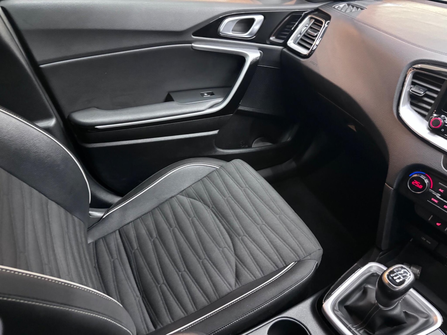 Used Kia Ceed 2022 for sale - 76824649: Photo 56