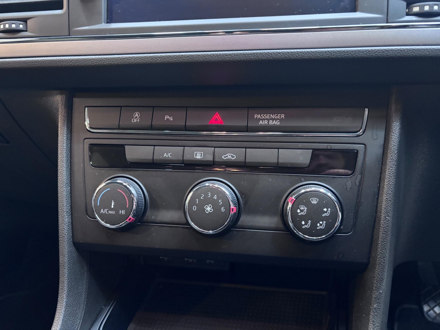 Used SEAT Leon 2019 for sale - 77343789: Photo 29