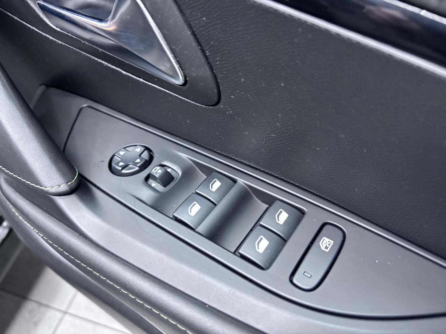 Used Peugeot 208 2023 for sale - 77230205: Photo 32