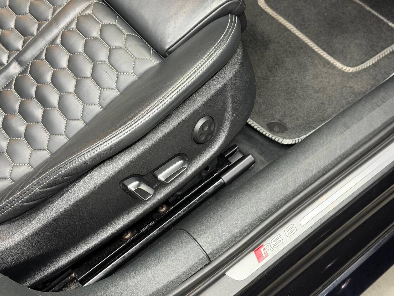 Used Audi RS6 Avant for sale - 77016028: Photo 19