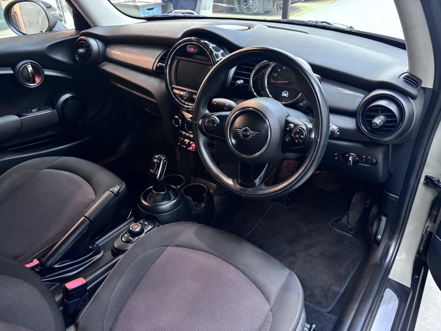Used MINI Hatch 2018 for sale - 76381322: Photo 36