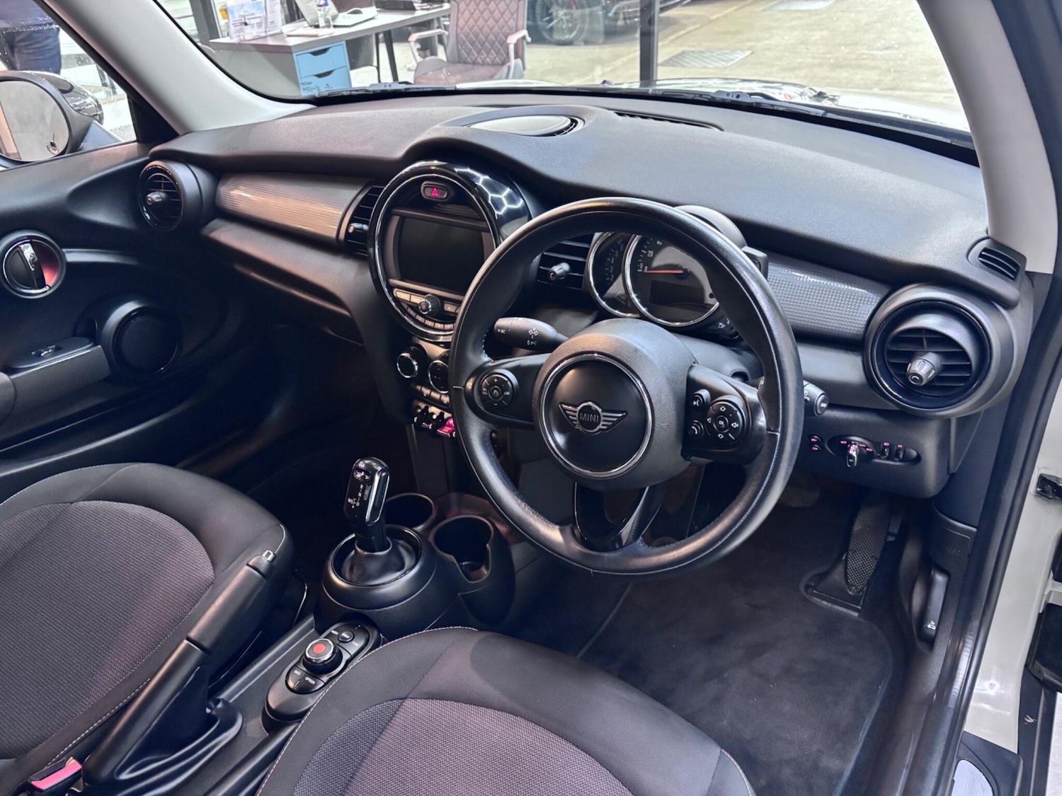 Used MINI Hatch 2018 for sale - 76381322: Photo 43
