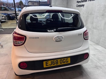 Used Hyundai i10 2018 for sale - 77633008: Photo