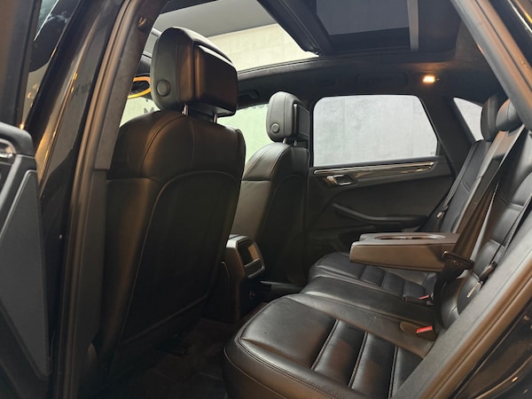 Used Porsche Macan 2016 for sale - 76314483: Photo 25