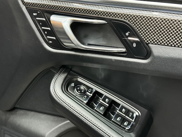 Used Porsche Macan 2016 for sale - 76314483: Photo 30