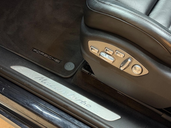 Used Porsche Macan 2016 for sale - 76314483: Photo 31