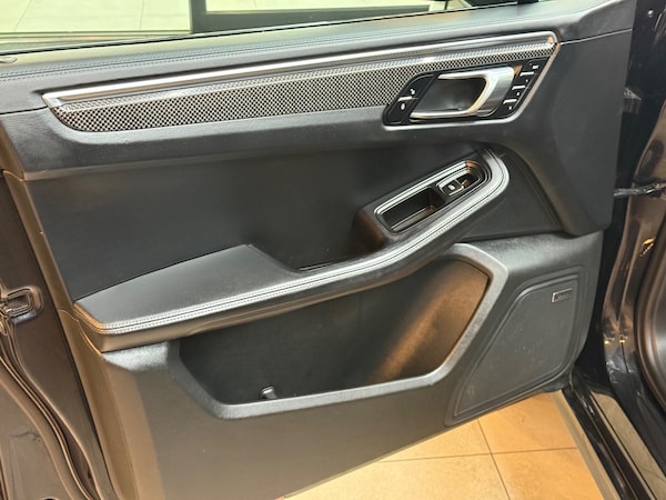 Used Porsche Macan 2016 for sale - 76314483: Photo 34