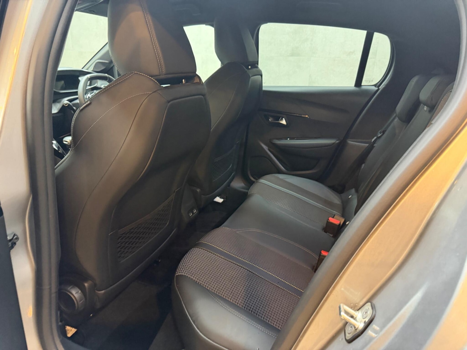 Used Peugeot 208 for sale - 77683908: Photo 26