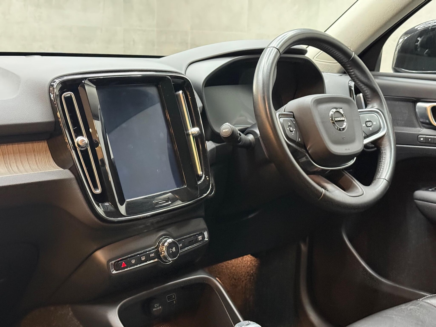 Used Volvo XC40 2020 for sale - 76457626: Photo 11