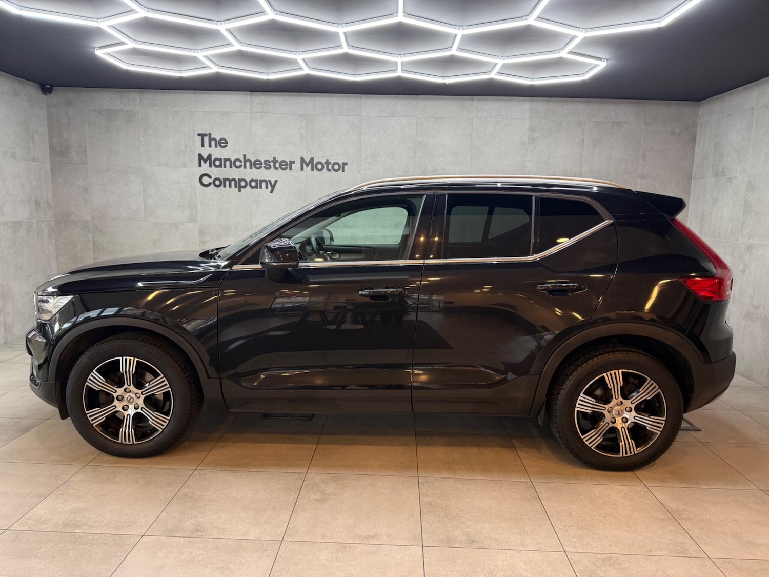 Used Volvo XC40 2020 for sale - 76457626: Photo 2