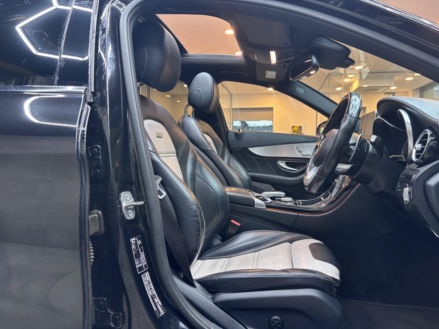 Used Mercedes-Benz C Class 2017 for sale - 76886825: Photo 23