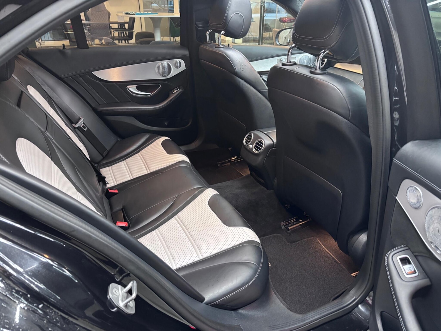 Used Mercedes-Benz C Class 2017 for sale - 76886825: Photo 30