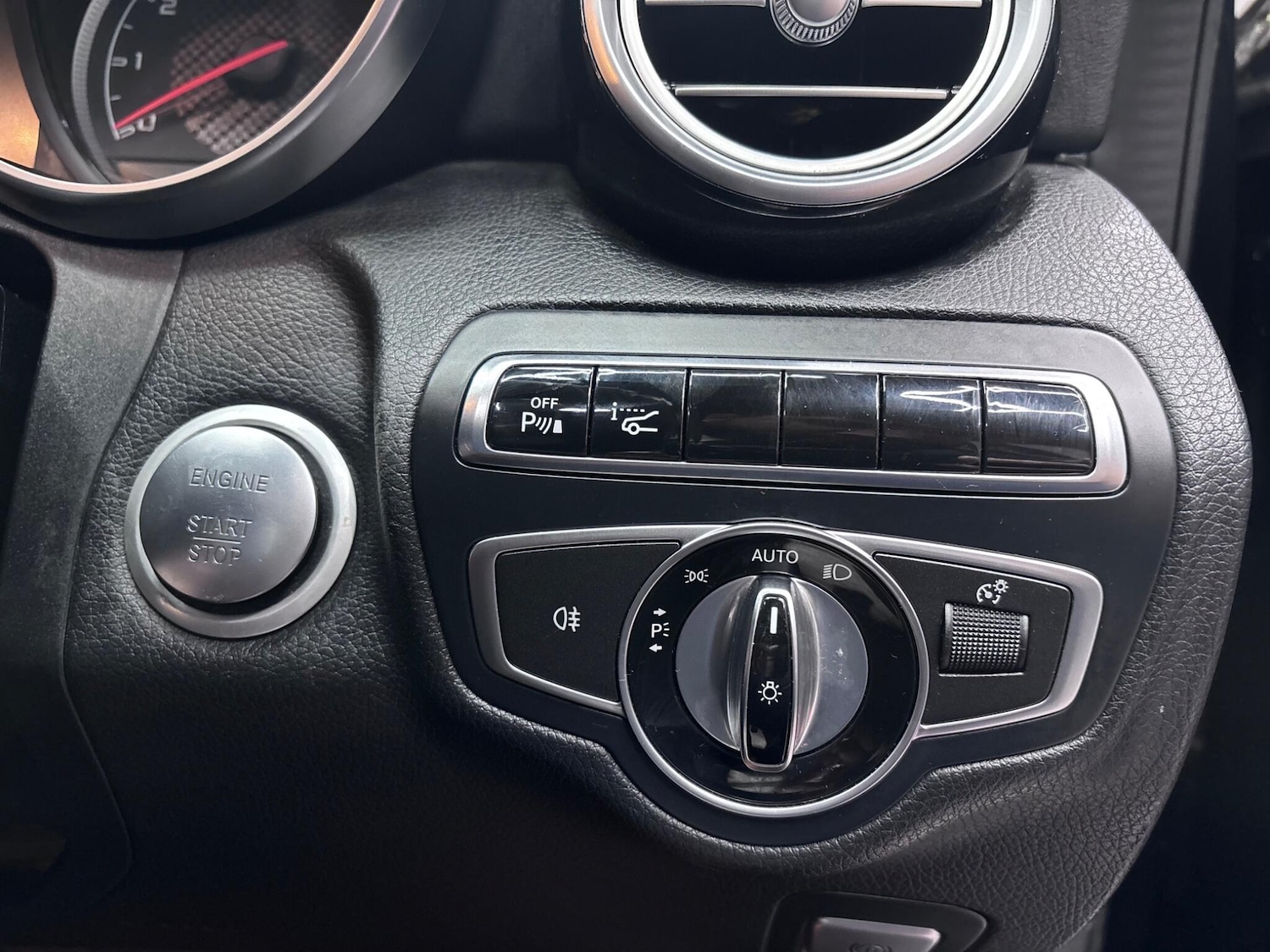 Used Mercedes-Benz C Class 2017 for sale - 76886825: Photo 33