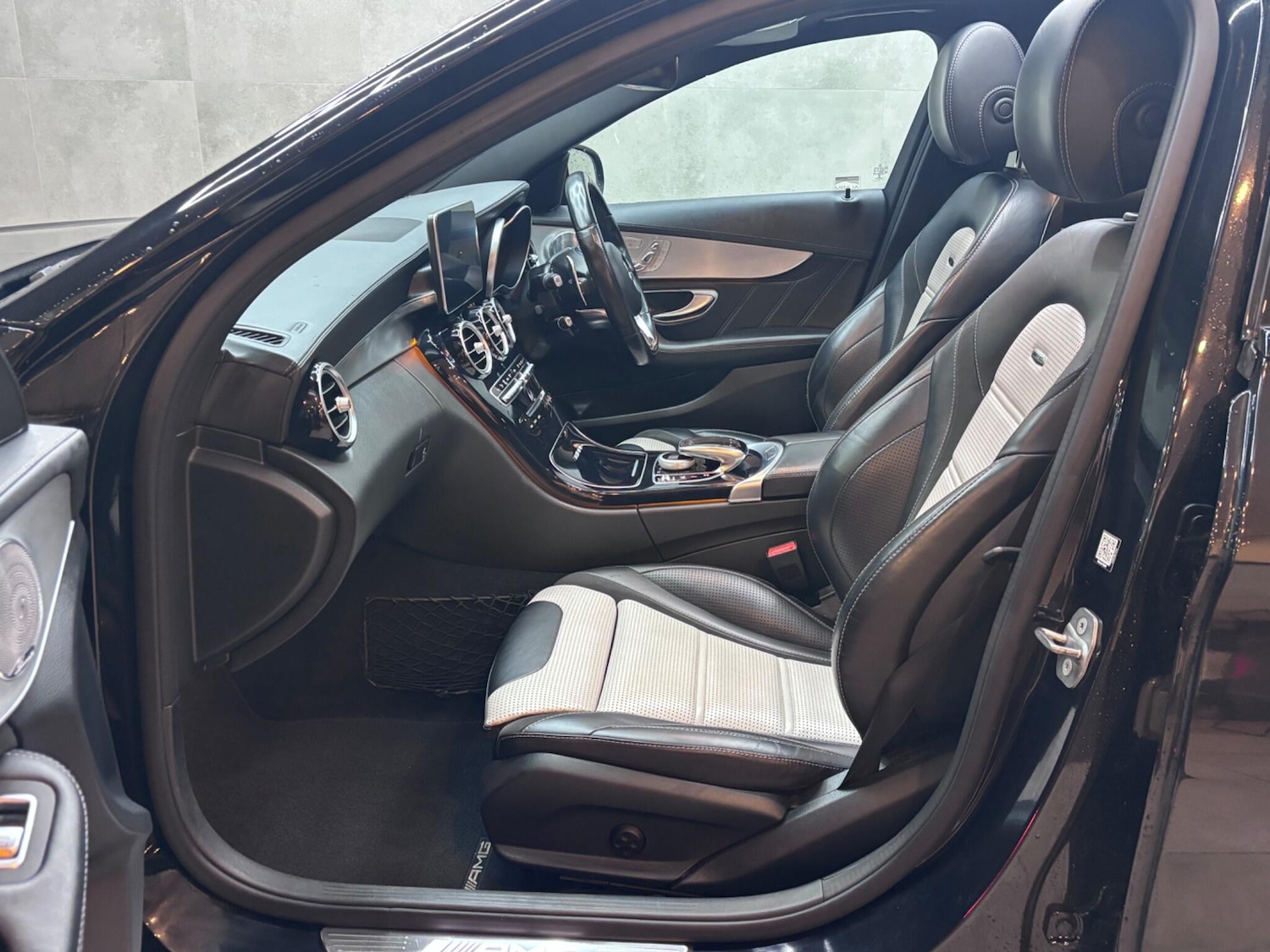 Used Mercedes-Benz C Class 2017 for sale - 76886825: Photo 54