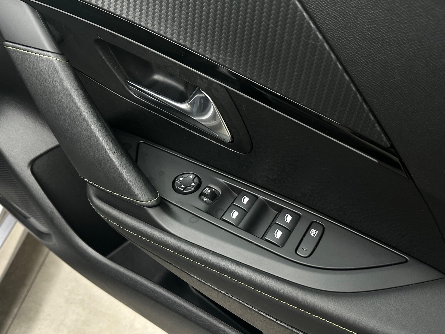 Used Peugeot 208 for sale - 77957220: Photo 50