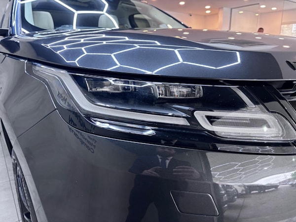 Used Land Rover Range Rover Velar 2017 for sale - 76282833: Photo 11