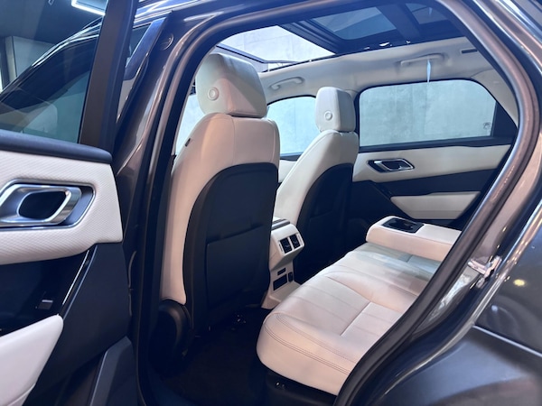 Used Land Rover Range Rover Velar 2017 for sale - 76282833: Photo 32