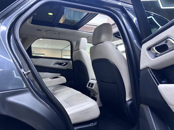 Used Land Rover Range Rover Velar 2017 for sale - 76282833: Photo 36