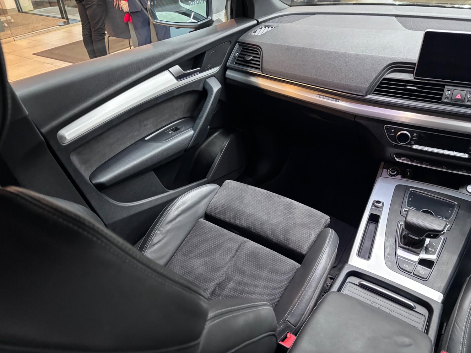 Used Audi Q5 2019 for sale - 76942698: Photo 63