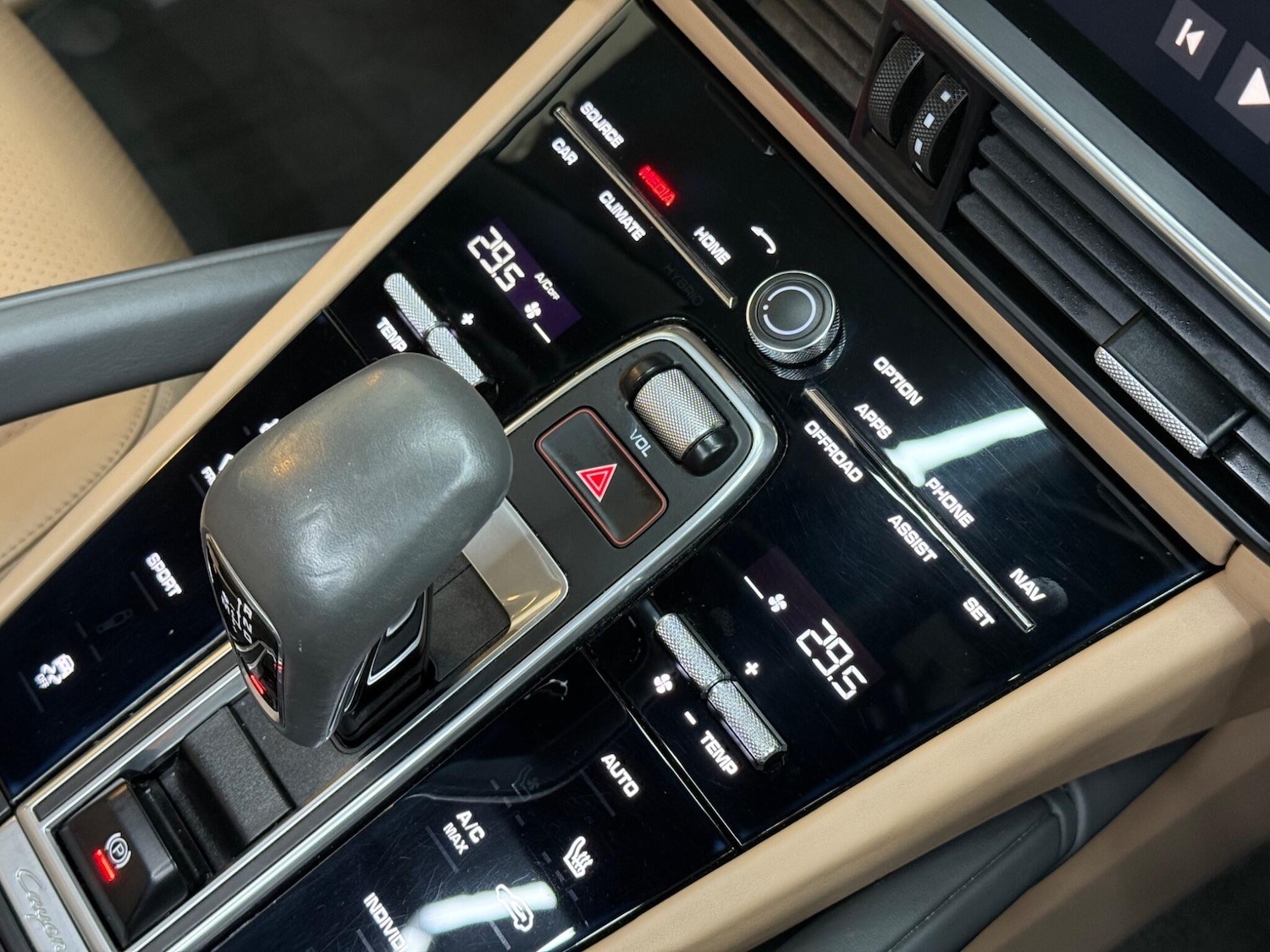 Used Porsche Cayenne 2019 for sale - 76994567: Photo 64