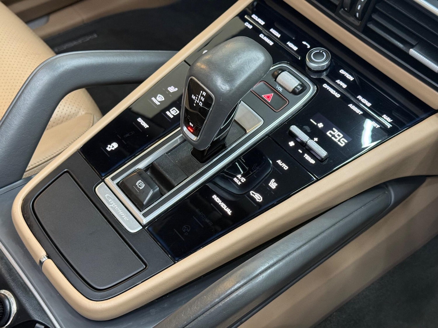 Used Porsche Cayenne 2019 for sale - 76994567: Photo 65