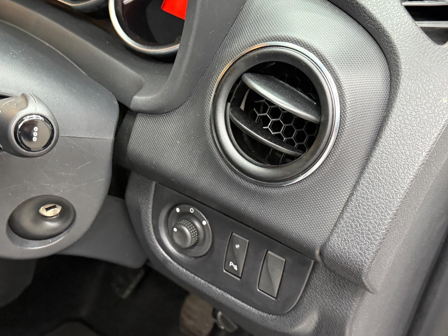 Used Dacia Sandero 2019 for sale - 77021350: Photo 25