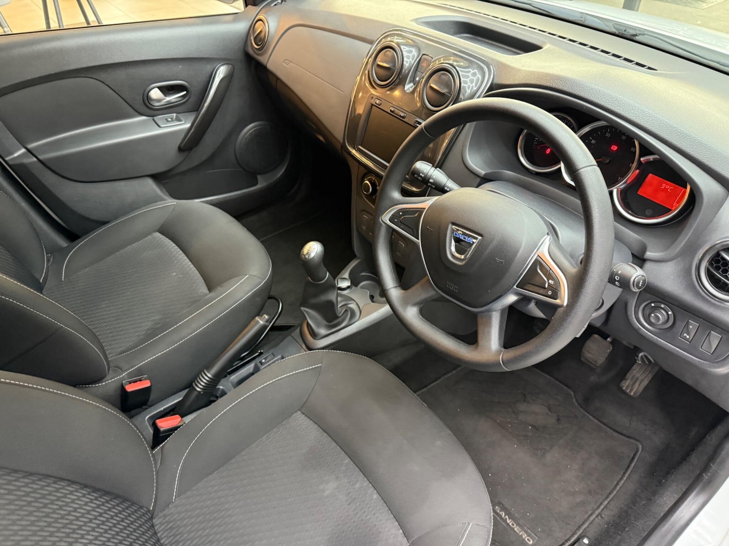 Used Dacia Sandero 2019 for sale - 77021350: Photo 38