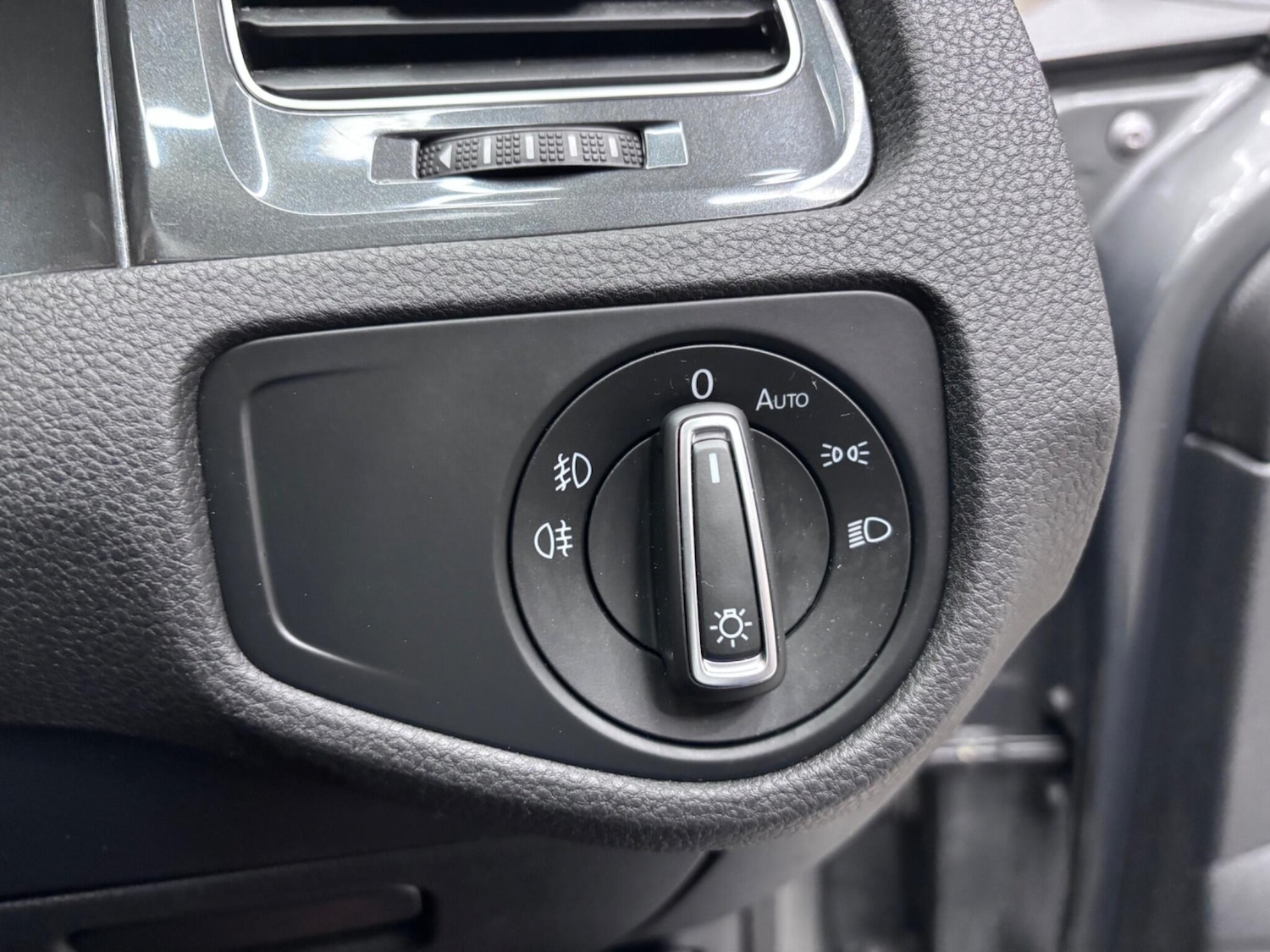 Used Volkswagen Golf 2019 for sale - 76839937: Photo 34