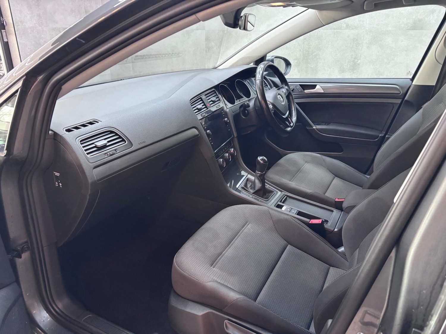 Used Volkswagen Golf 2019 for sale - 76839937: Photo 54