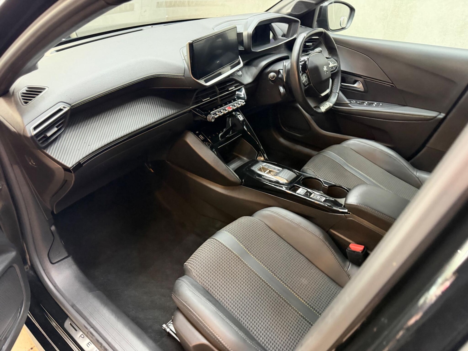 Used Peugeot 208 2023 for sale - 77696860: Photo 39