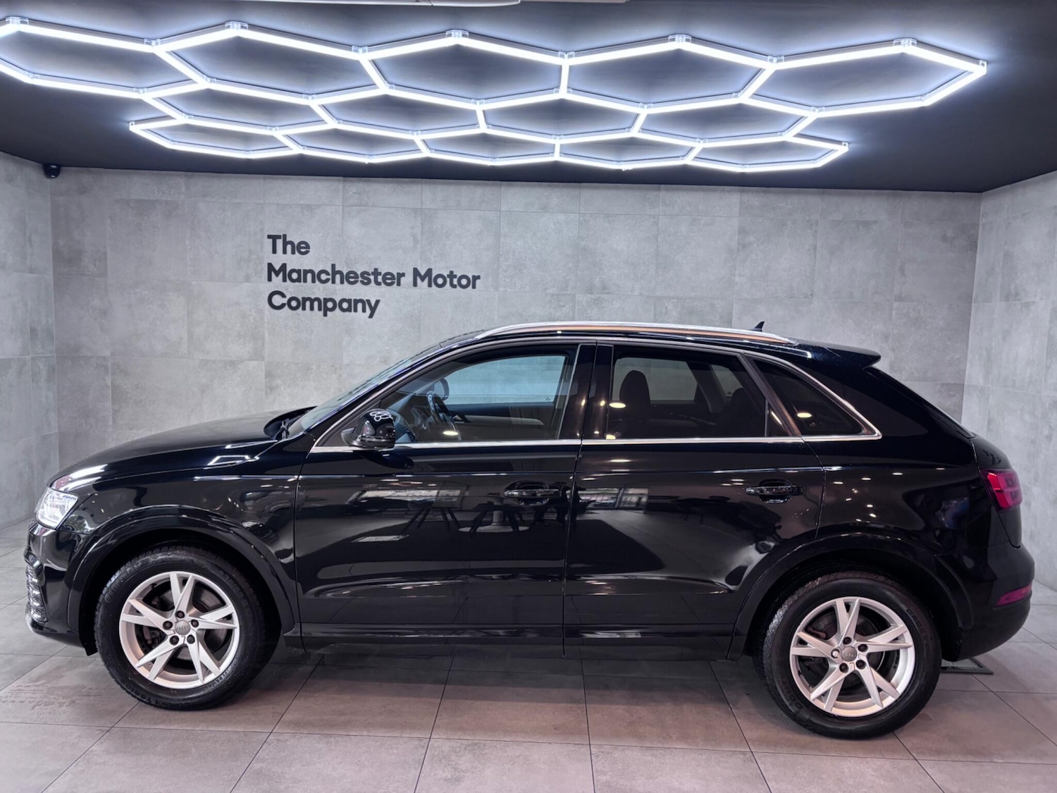 Used Audi Q3 2017 for sale - 76527864: Photo 11