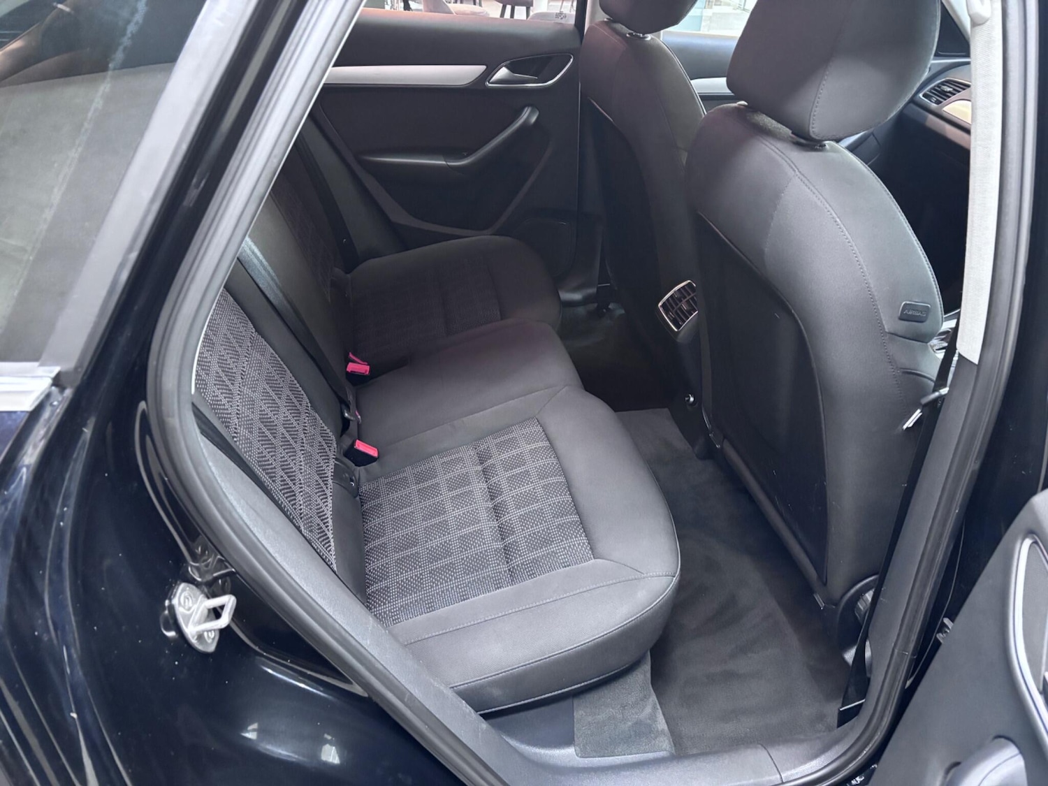 Used Audi Q3 2017 for sale - 76527864: Photo 33