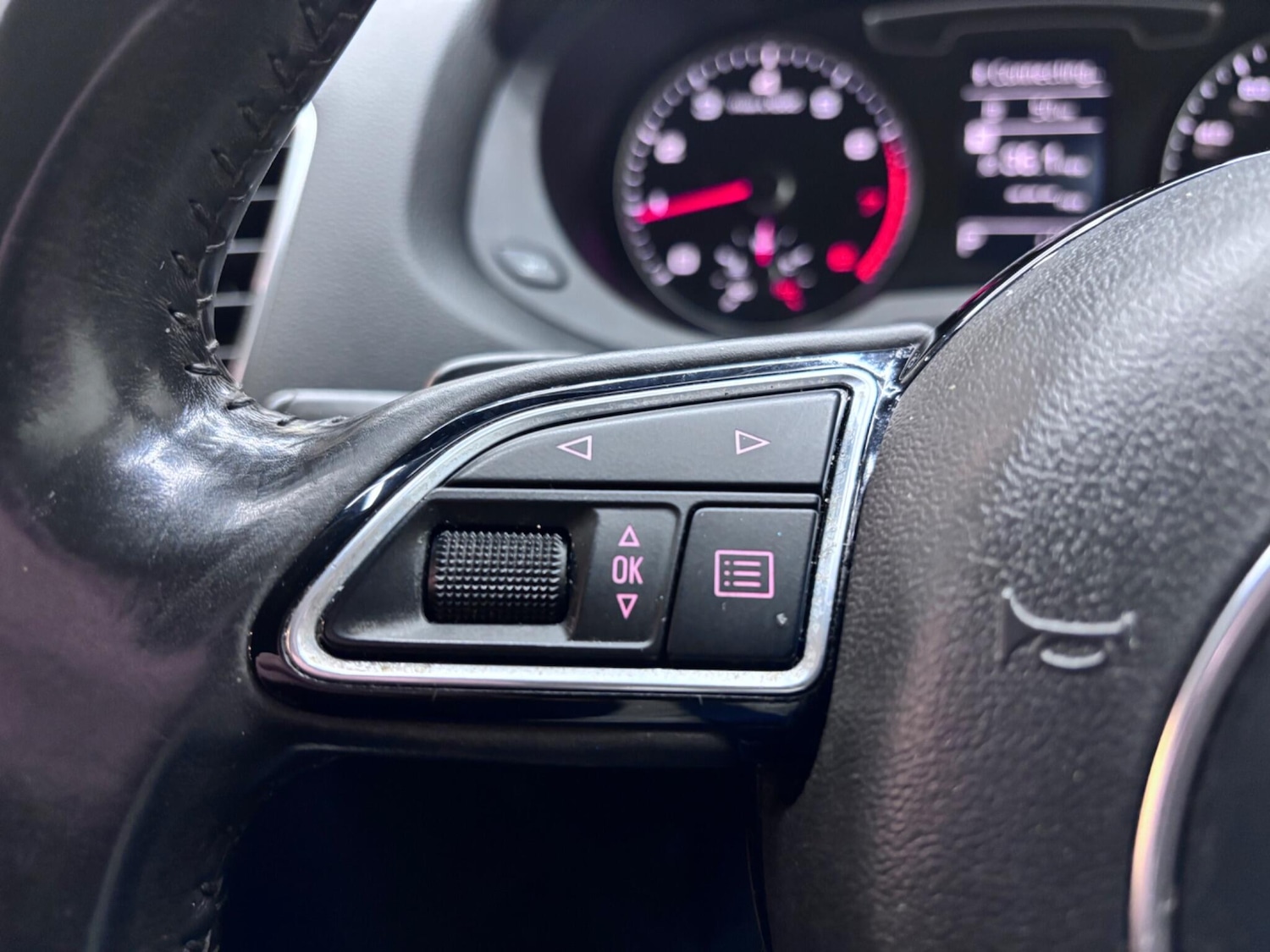 Used Audi Q3 2017 for sale - 76527864: Photo 40