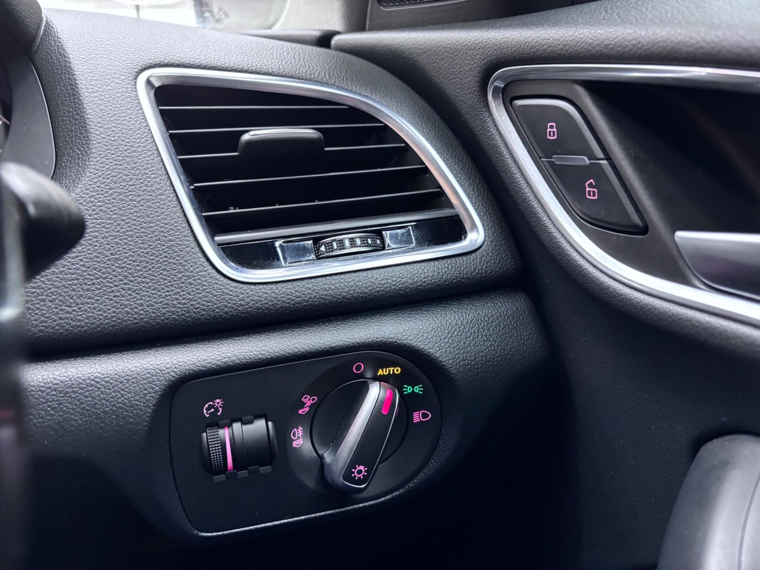 Used Audi Q3 2017 for sale - 76527864: Photo 41