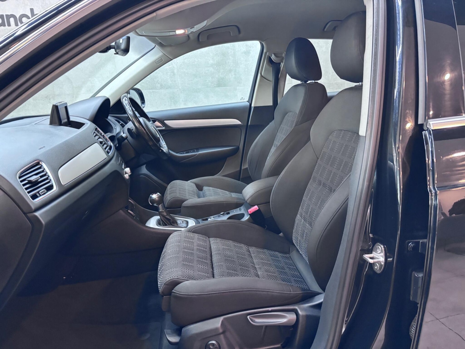 Used Audi Q3 2017 for sale - 76527864: Photo 52