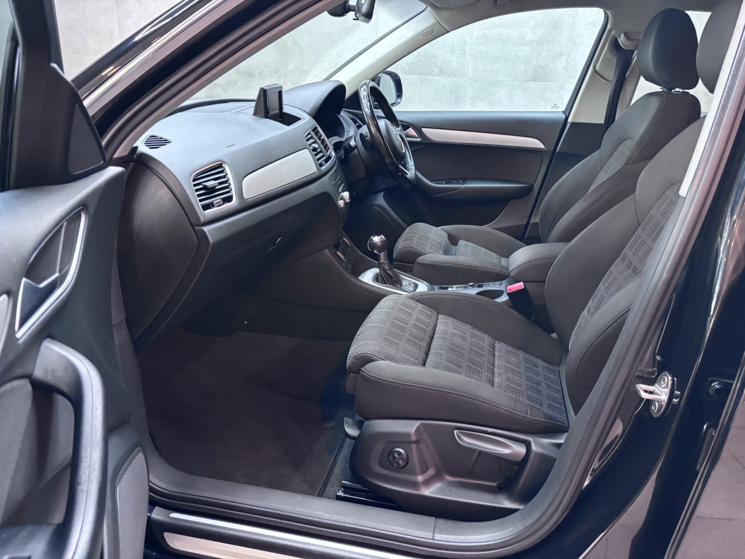 Used Audi Q3 2017 for sale - 76527864: Photo 53