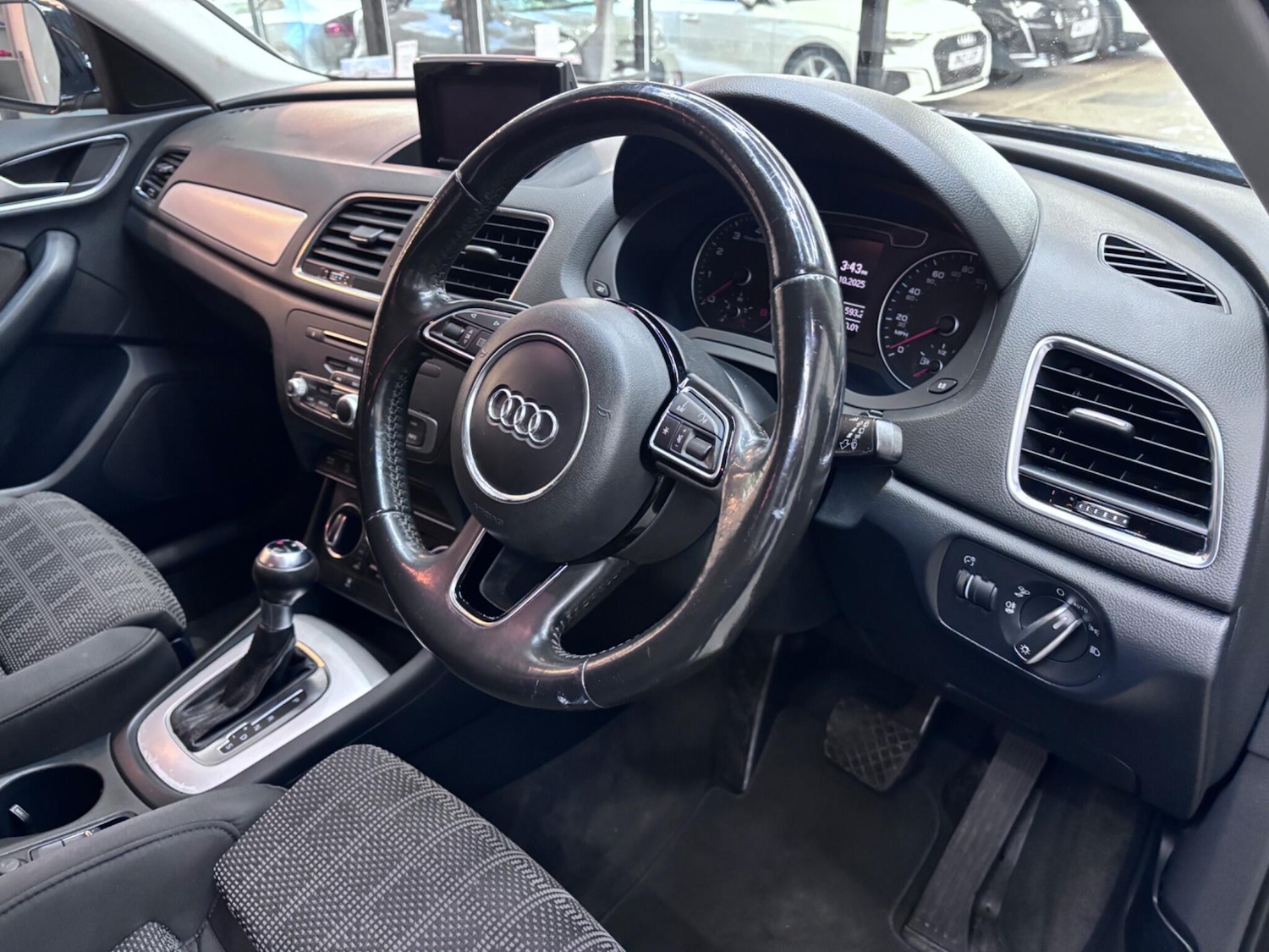 Used Audi Q3 2017 for sale - 76527864: Photo 64