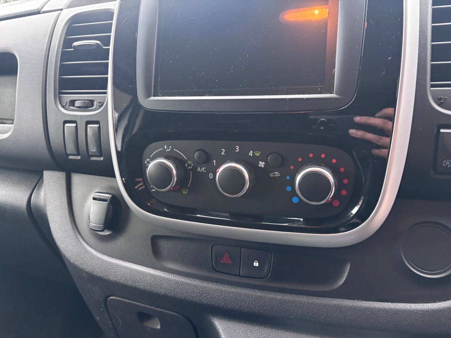 Used Renault Trafic for sale - 77682962: Photo 45