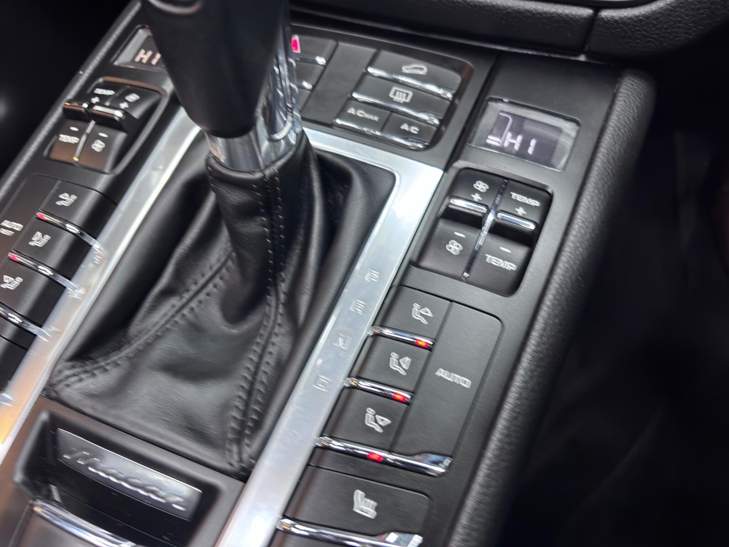 Used Porsche Macan 2019 for sale - 76715442: Photo 22