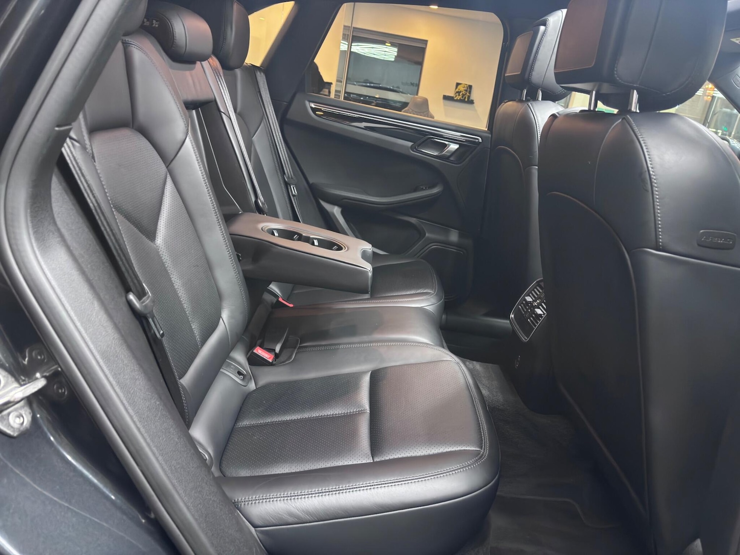 Used Porsche Macan 2019 for sale - 76715442: Photo 28